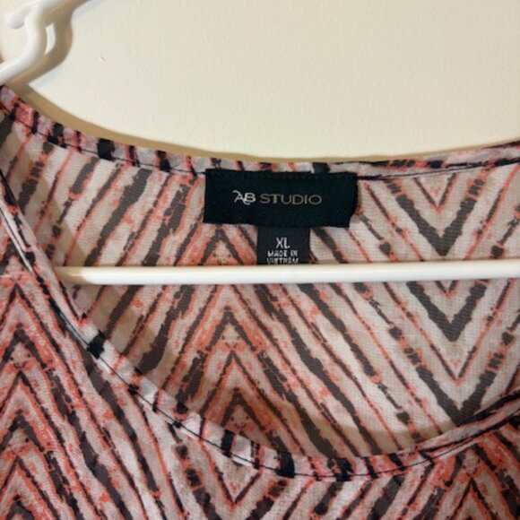 Boho Chevron Print Tiered Tunic Top – 3/4 Sleeve Flowy Blouse - Picture 2 of 3